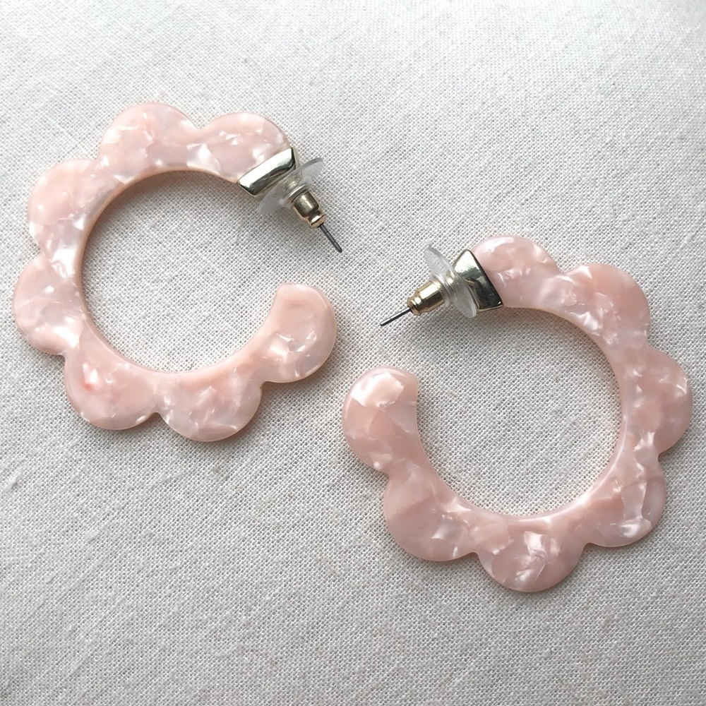 Flower Hoop Earrings 🌸 - Pink Resin Tortoise Shell